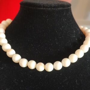 Classic White Pearl Bead Necklace